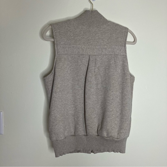 Old Navy faux fur lined vest L - Picture 3 of 5